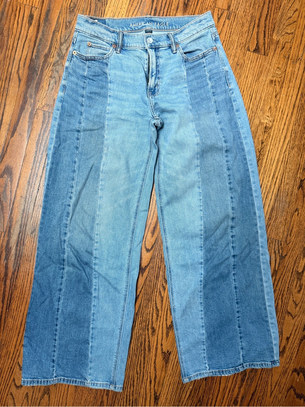 American Eagle Dreamy Drape Strigid Low Rise Ultra Wide Leg Jeans 0 Regular